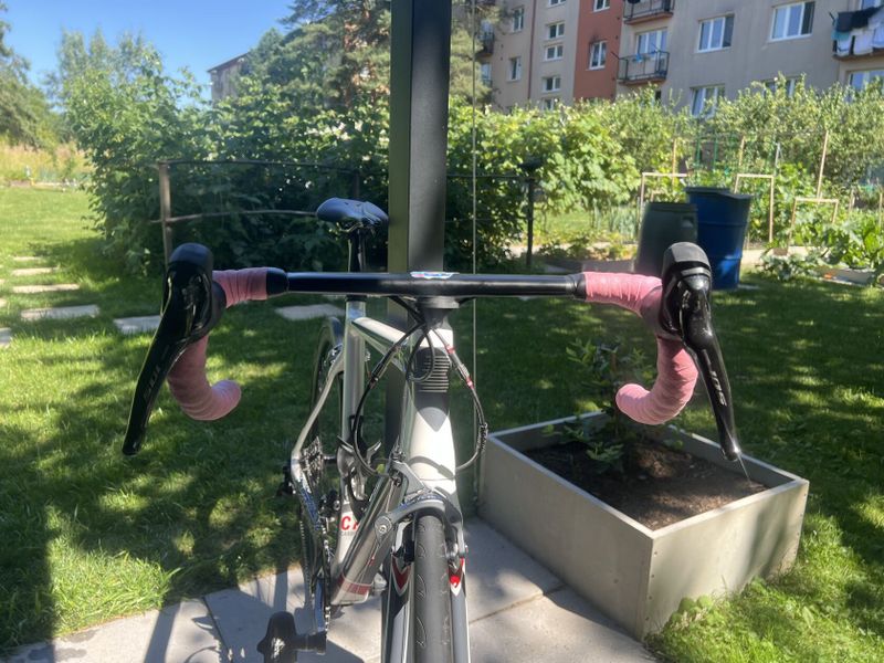 Boardman Team Carbon – Ultegra/105, Campagnolo Scirocco, výborný stav