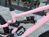 Specialized STATUS 140 2 2025 ,Satin Cool Grey / Desert Rose / Black velikost S1 NOVÉ KOLO