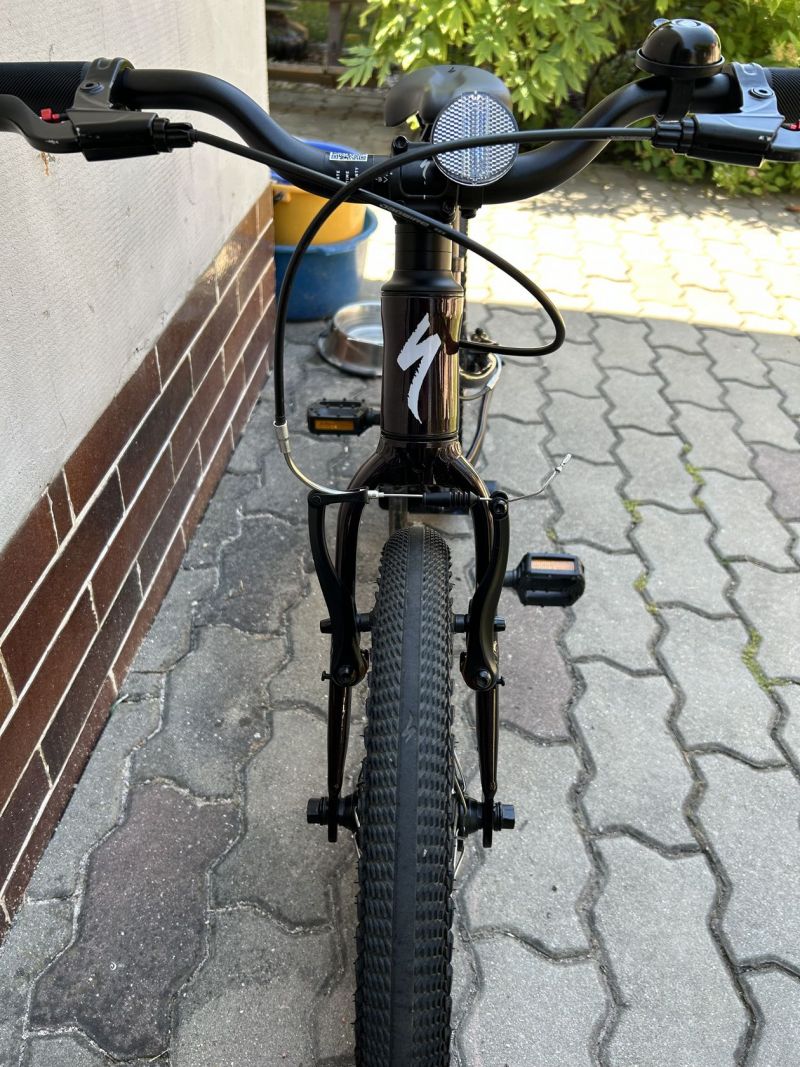 SPECIALIZED JETT 16