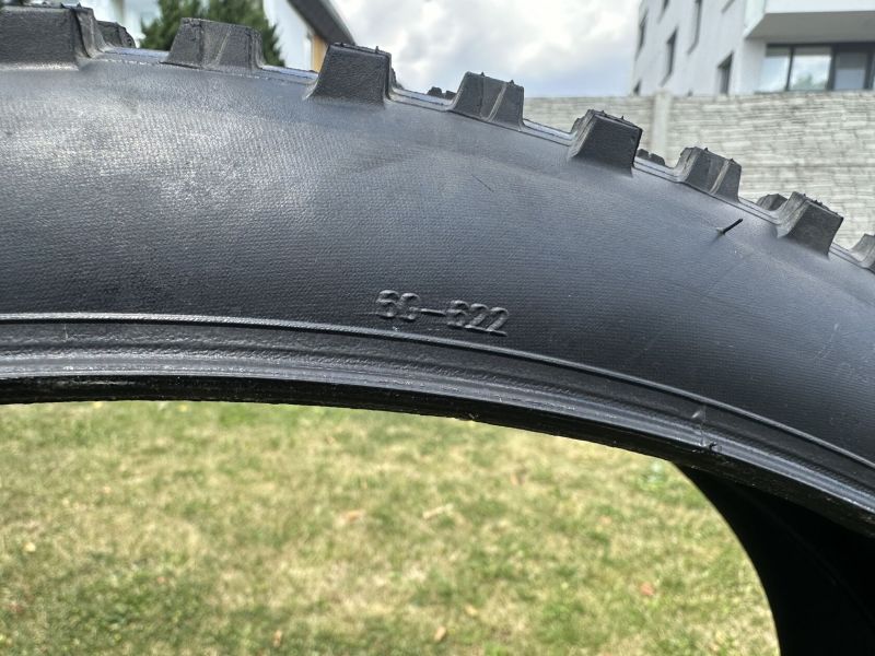 2x Maxxis forekaster najeto 20km