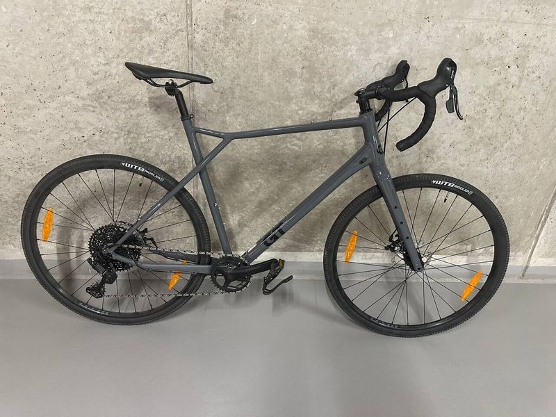 Nové Gravel Kolo GT Grade Sport - Rám XL
