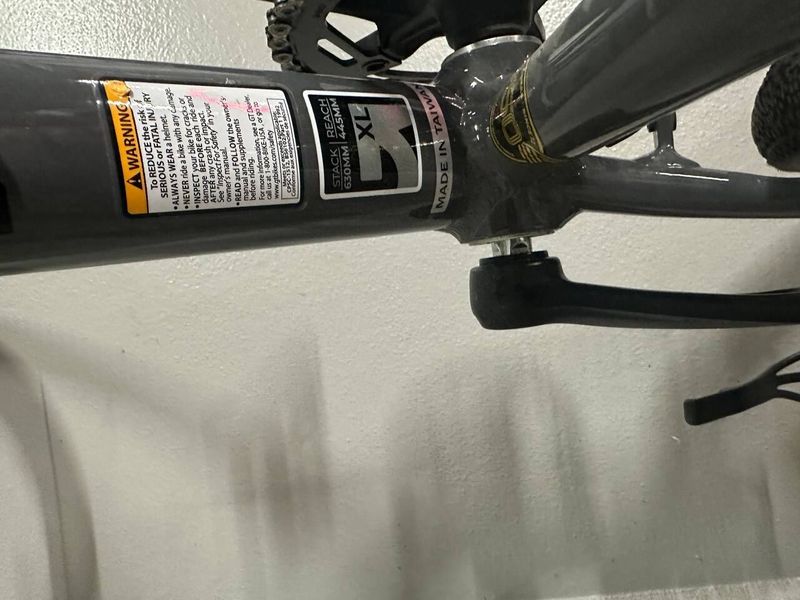 Nové Gravel Kolo GT Grade Sport - Rám XL