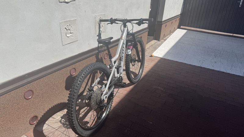 Scott Ransom 600 (velikost kol 26)