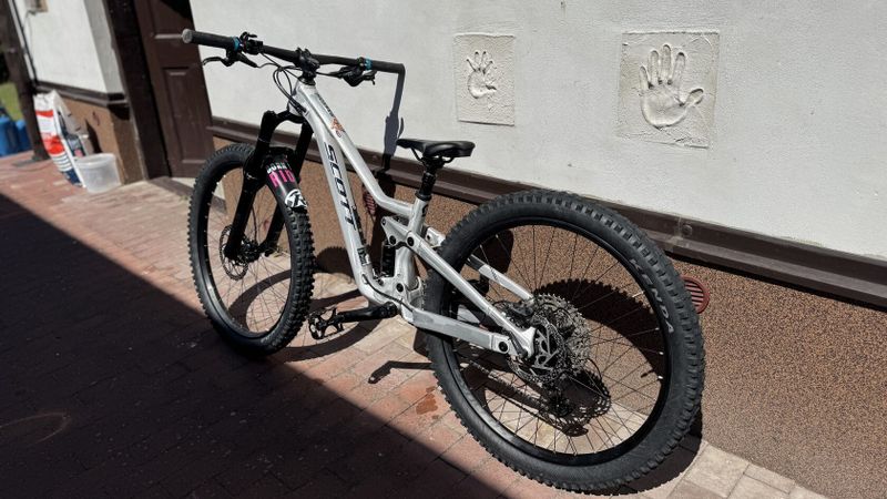 Scott Ransom 600 (velikost kol 26)