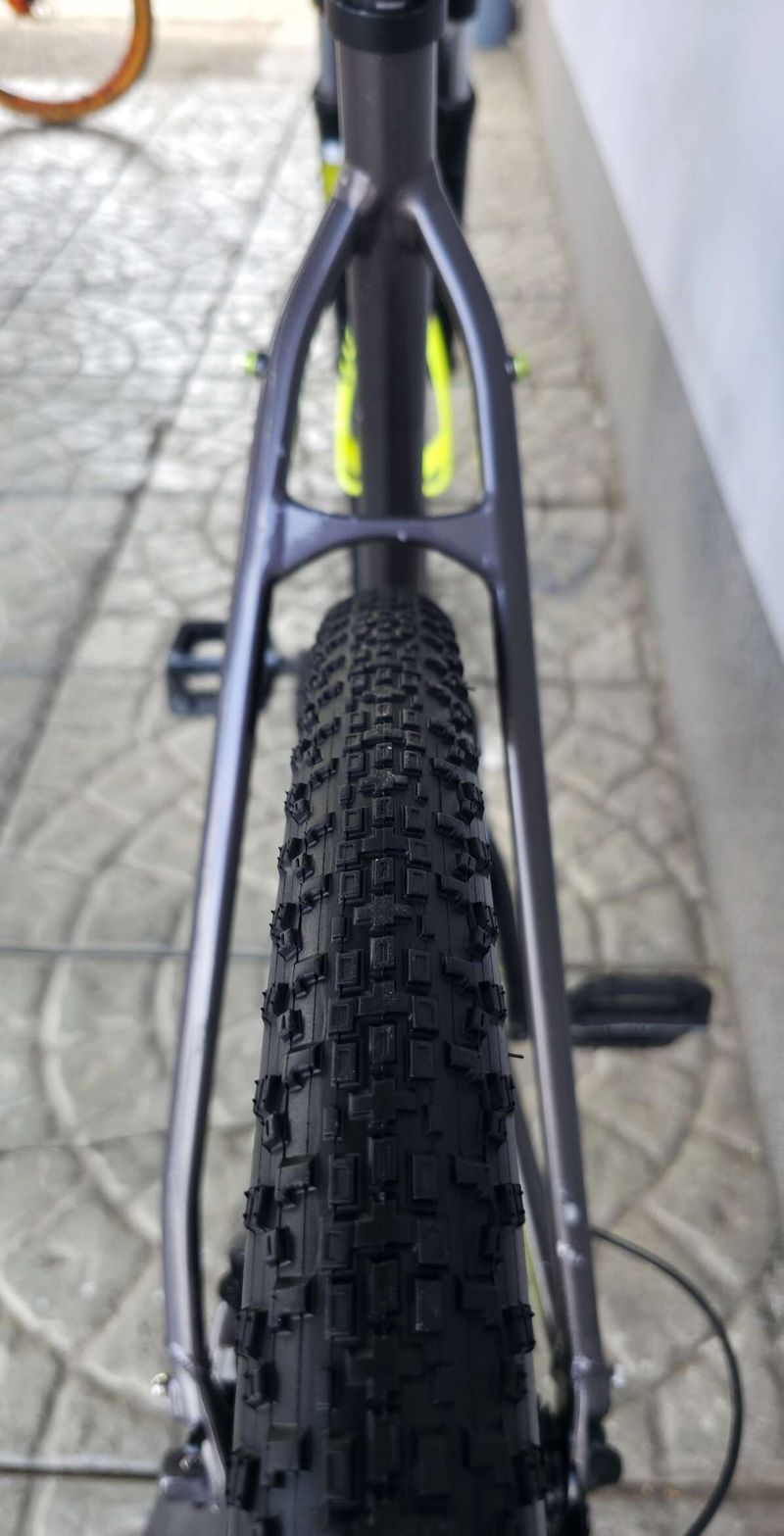Krosové kolo Specialized CrossTrail Sport 2020 28″