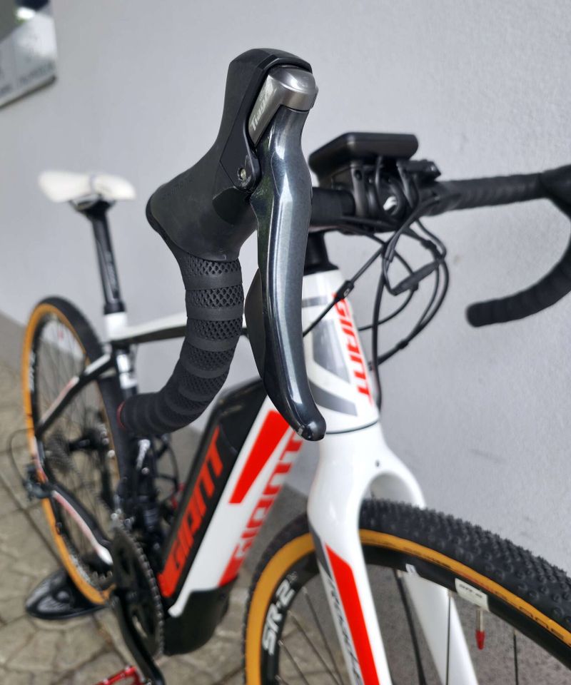 Elektrokolo Giant Road E+ 2 28″