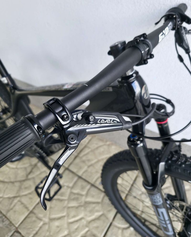 Horské kolo GHOST Lector SF UC Team Replica Black/Rainbow 29″