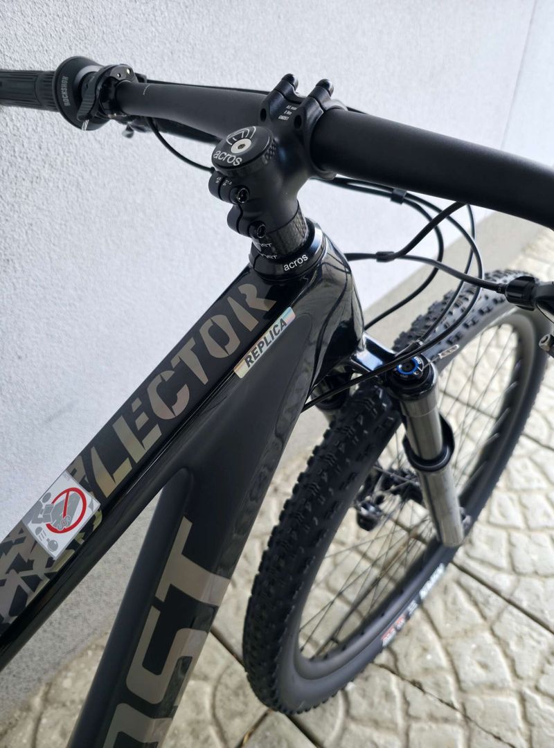 Horské kolo GHOST Lector SF UC Team Replica Black/Rainbow 29″