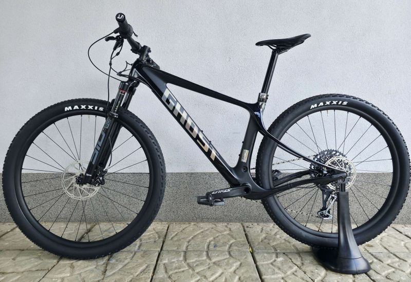 Horské kolo GHOST Lector SF UC Team Replica Black/Rainbow 29″
