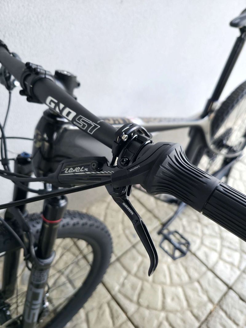 Horské kolo GHOST Lector SF UC Team Replica Black/Rainbow 29″