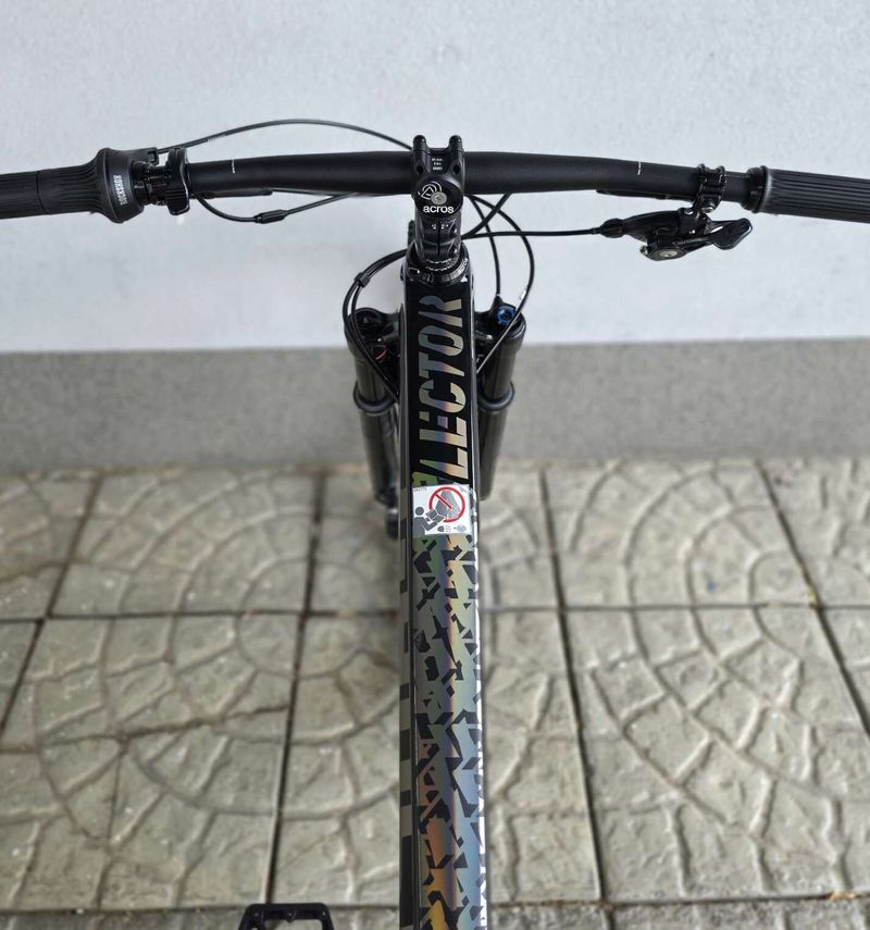 Horské kolo GHOST Lector SF UC Team Replica Black/Rainbow 29″