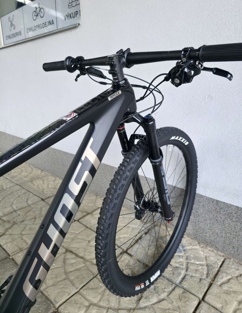 Horské kolo GHOST Lector SF UC Team Replica Black/Rainbow 29″