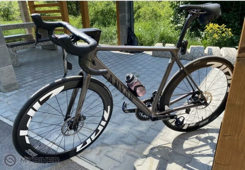 Predam Canyon Ultimate CF SL 8 eTap LTD Rsvp kolesá Zipp 404