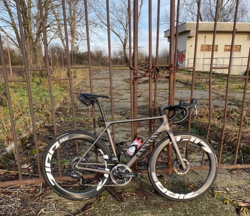 Predam Canyon Ultimate CF SL 8 eTap LTD Rsvp kolesá Zipp 404