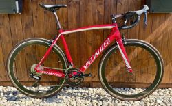 Specialized Tarmac Elite 105 - karbon rám i výplety - vel. 56