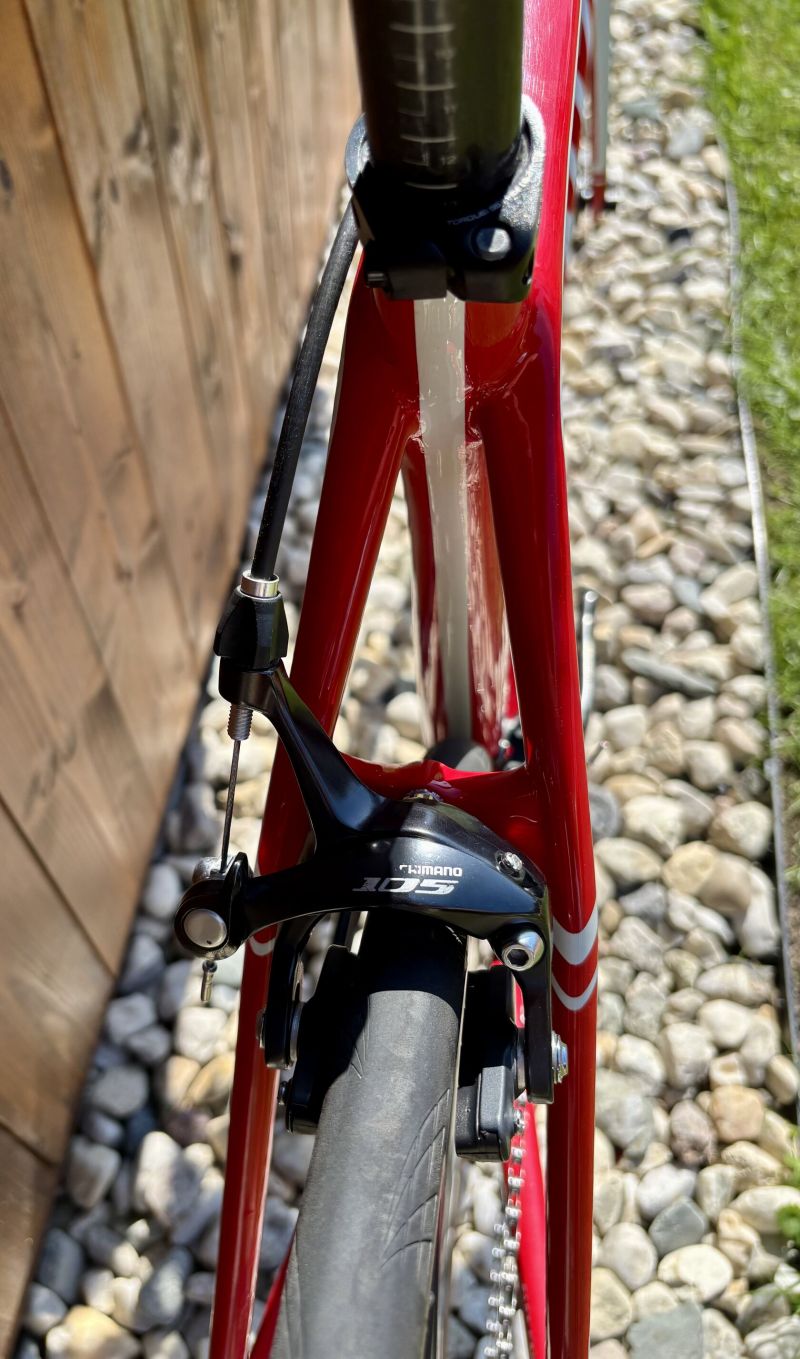 Specialized Tarmac Elite 105 - karbon rám i výplety - vel. 56