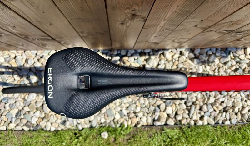 Specialized Tarmac Elite 105 - karbon rám i výplety - vel. 56