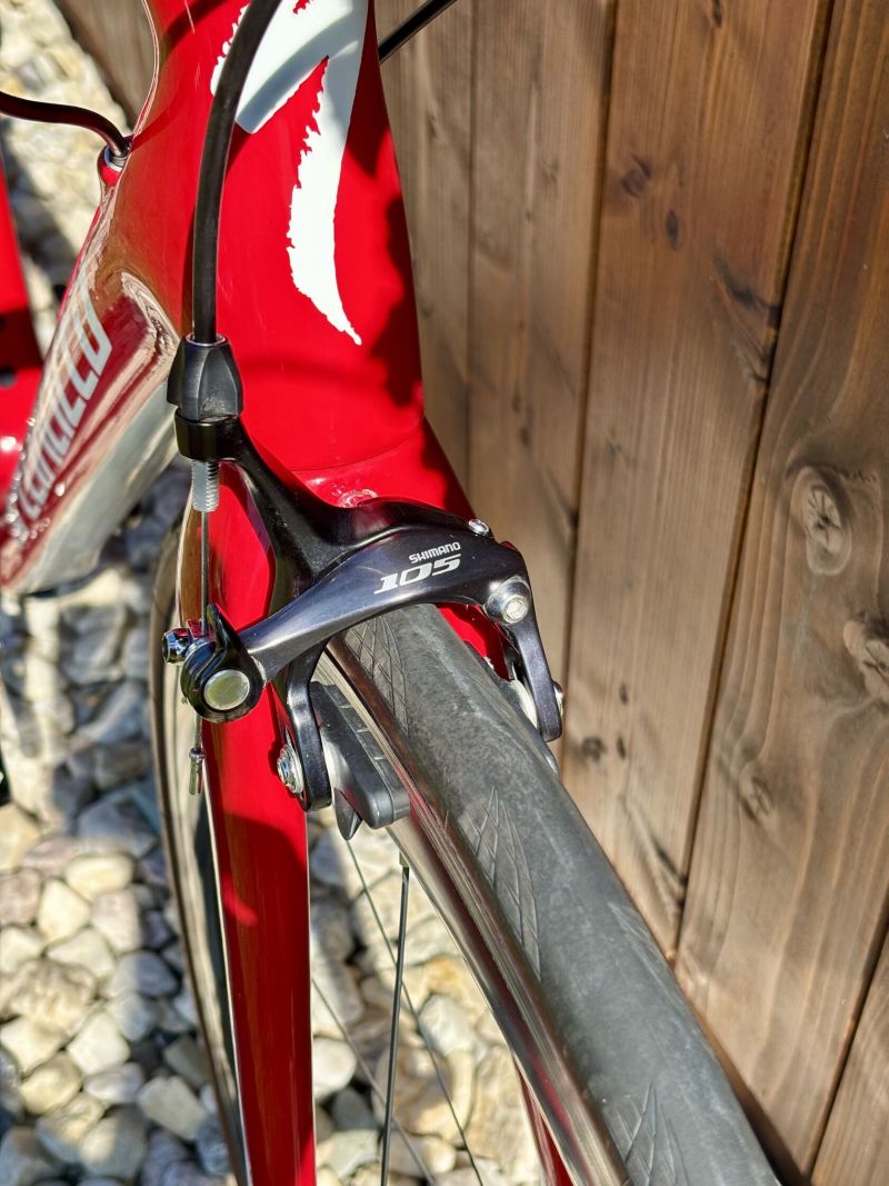 Specialized Tarmac Elite 105 - karbon rám i výplety - vel. 56