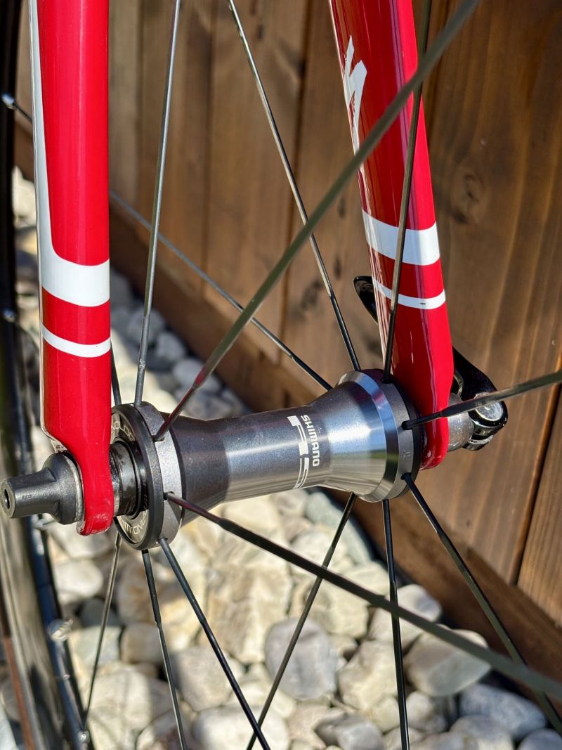 Specialized Tarmac Elite 105 - karbon rám i výplety - vel. 56