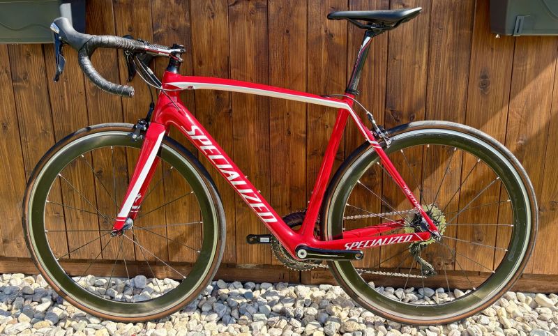 Specialized Tarmac Elite 105 - karbon rám i výplety - vel. 56