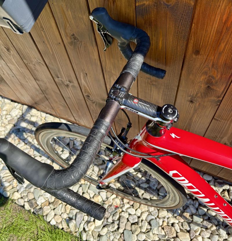 Specialized Tarmac Elite 105 - karbon rám i výplety - vel. 56