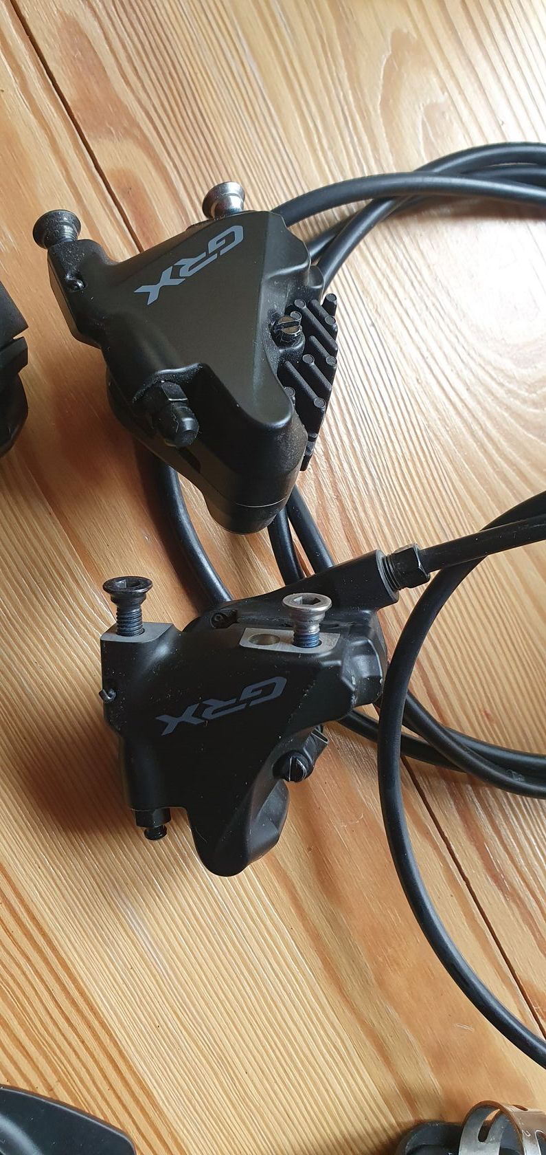 Páky GRX 600 + třmeny GRX 400 1x11