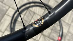 Zapletená 29" MTB karbonová kola Reserve 25