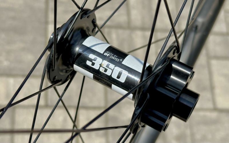 Zapletená 29" MTB karbonová kola Reserve 25