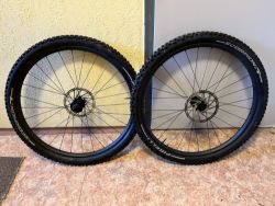 Zapletená kola Bontrager Line 30 Comp