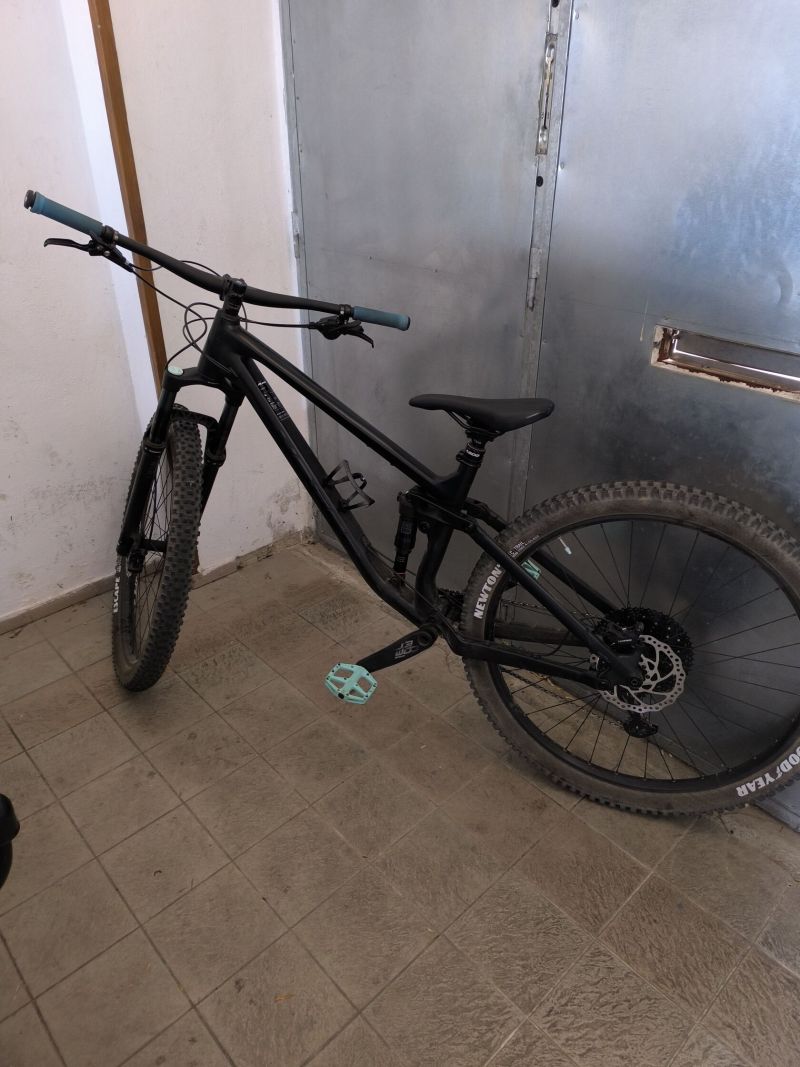 Norco Fluid A4 Black 29-L