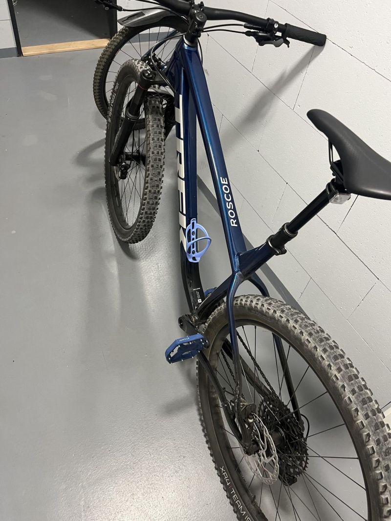 TREK ROSCOE 8 MULSANNE BLUE