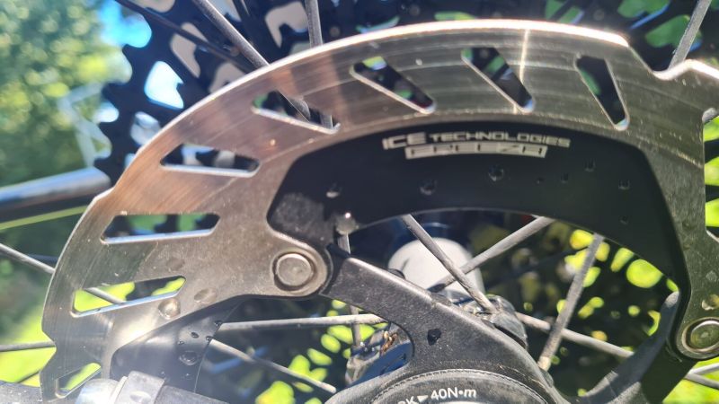 Trek silniční kolo Madone SLR 7 AXS, Gen. 8 vel.M P1/ 2025 + upgrade
