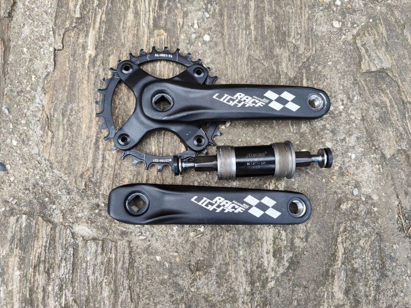 Prodám dětské kliky Race Light, délka 152mm