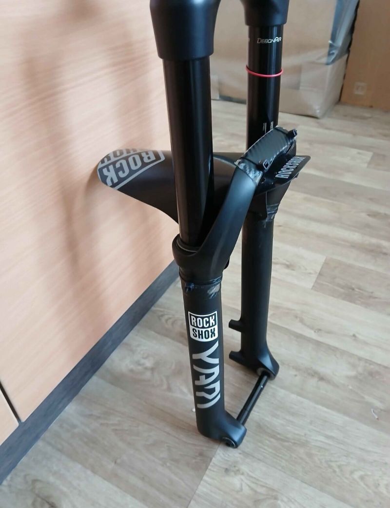 Vidlice Rockshox Yari RC 29" 160mm