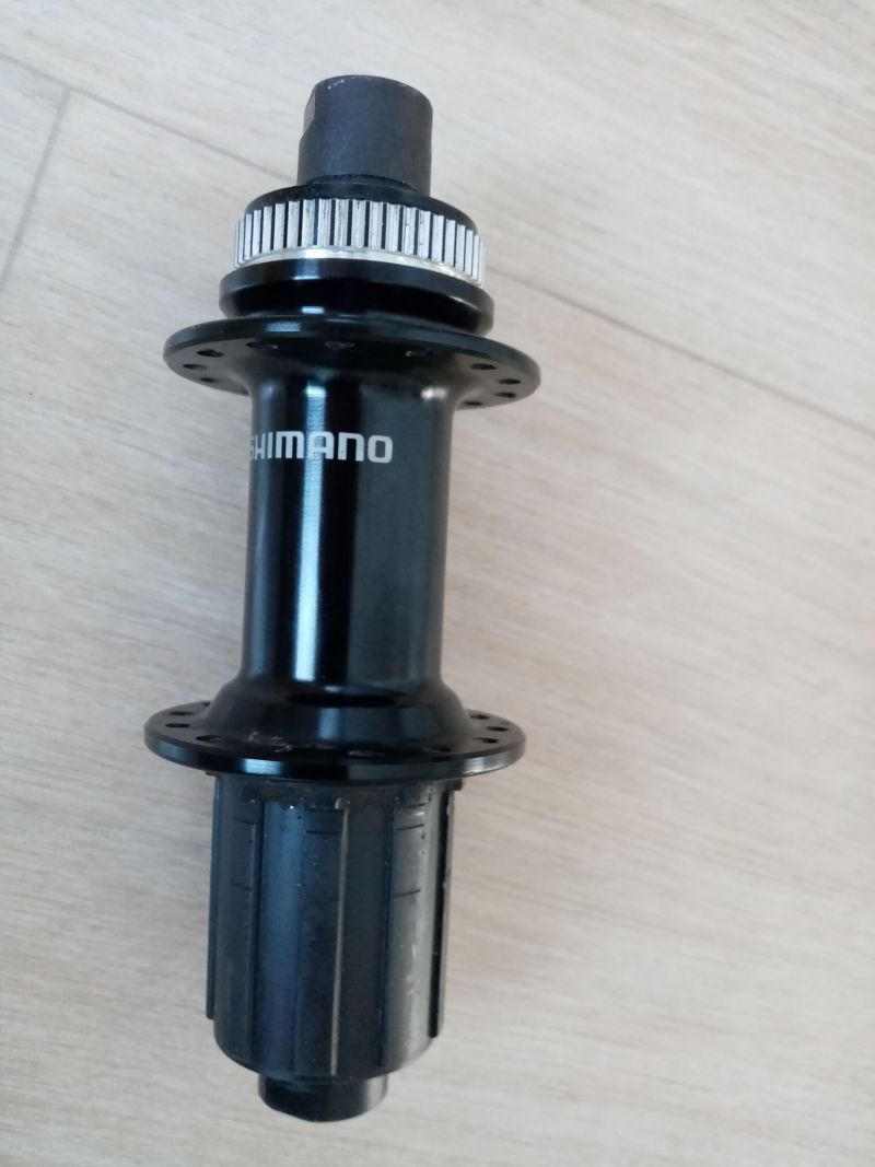 Náboj zadní Shimano FH-RS470