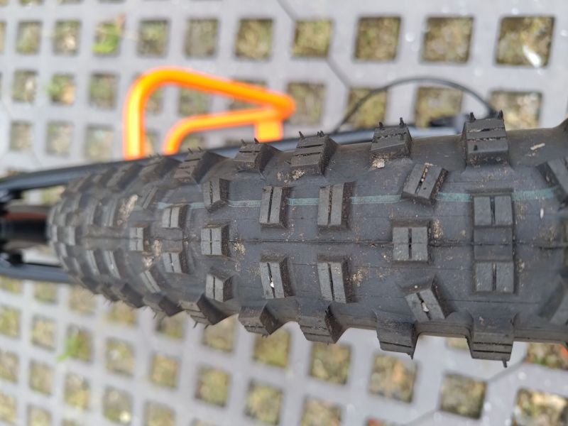 Canyon Spectral AL 6.0 vel. 2020 (vel.M)