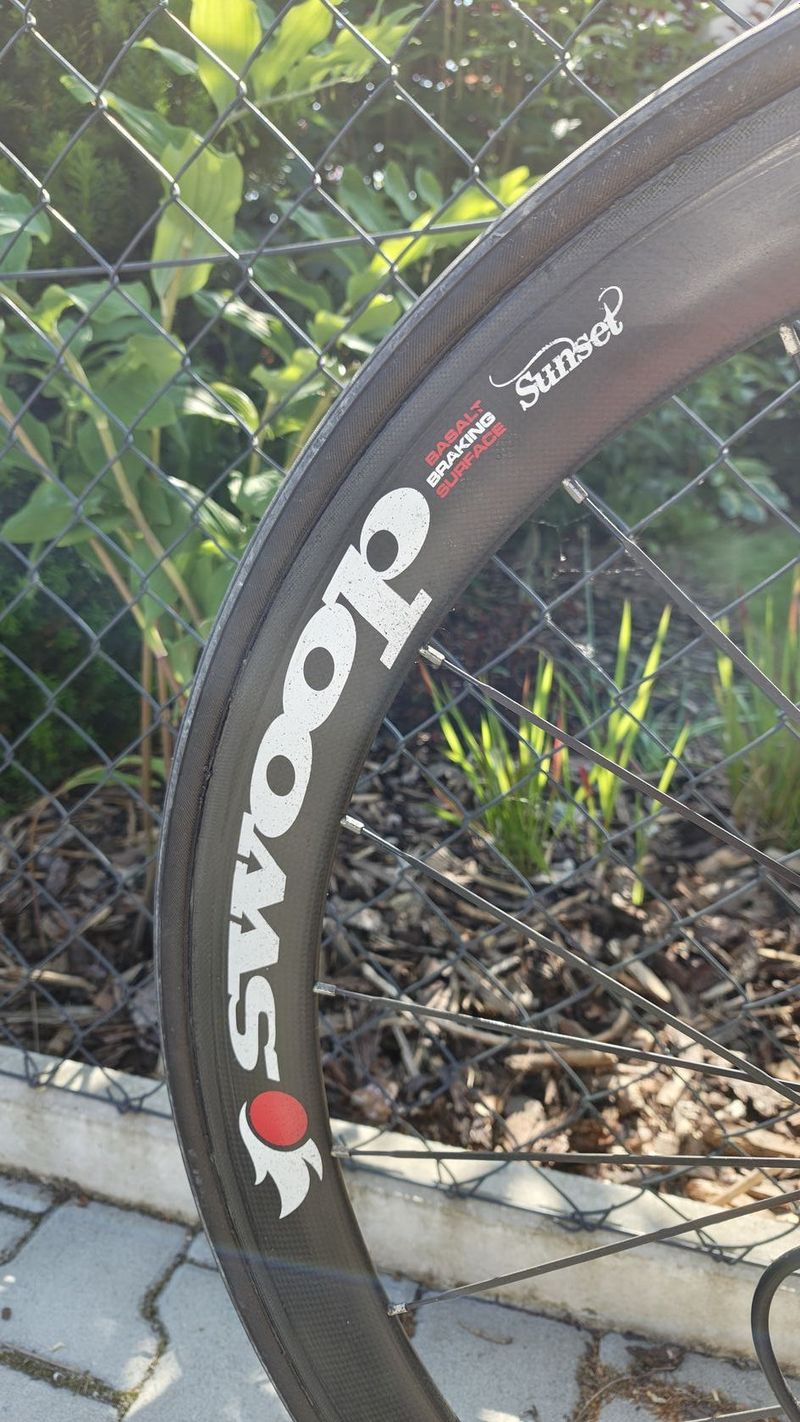 Silniční kolo Cannondale CAAD12 velikost 60 (vhodné od 185 cm), Shimano 105, karbonová kola