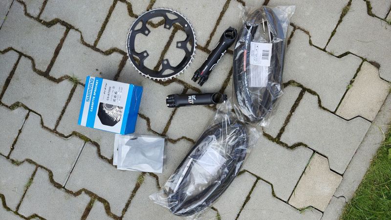 Silniční kolo Cannondale CAAD12 velikost 60 (vhodné od 185 cm), Shimano 105, karbonová kola