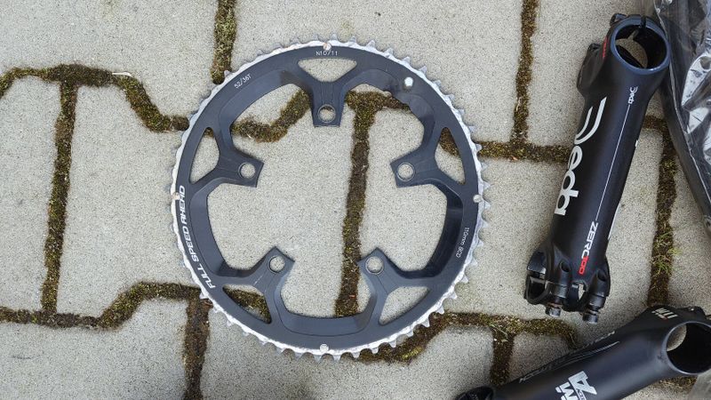 Silniční kolo Cannondale CAAD12 velikost 60 (vhodné od 185 cm), Shimano 105, karbonová kola