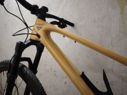 YT Izzo CORE 3 Carbon 29 AXS
