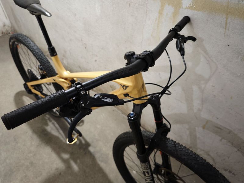 YT Izzo CORE 3 Carbon 29 AXS