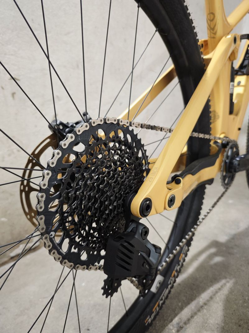 YT Izzo CORE 3 Carbon 29 AXS