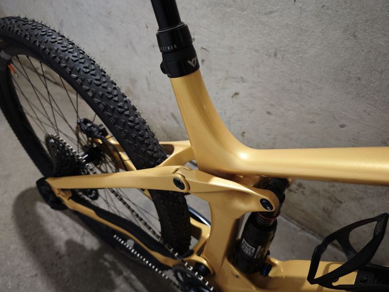 YT Izzo CORE 3 Carbon 29 AXS