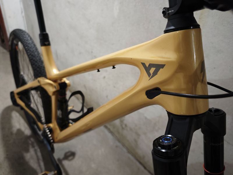 YT Izzo CORE 3 Carbon 29 AXS
