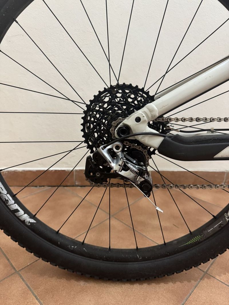 COMMENCAL Meta AM 29