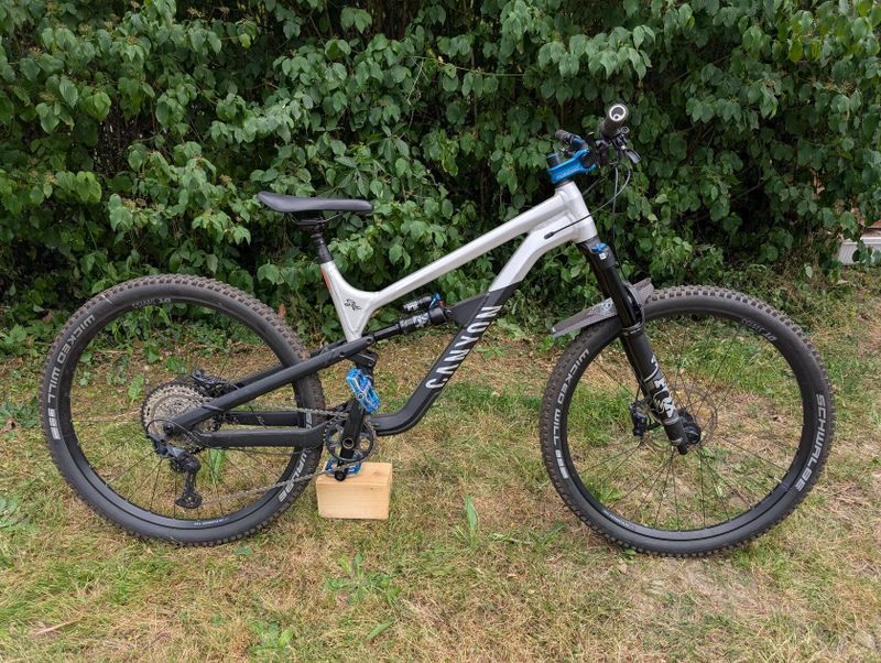 Canyon Spectral 125 AL6, najeto 350 km