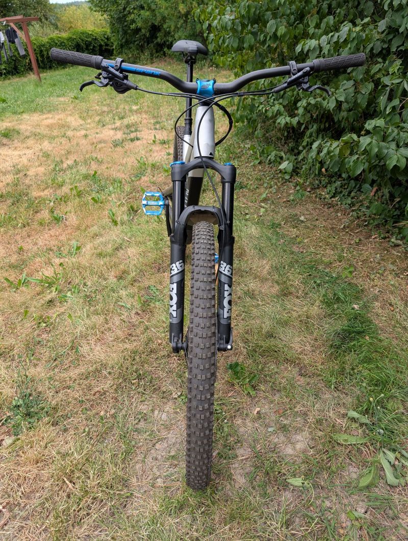Canyon Spectral 125 AL6, najeto 350 km