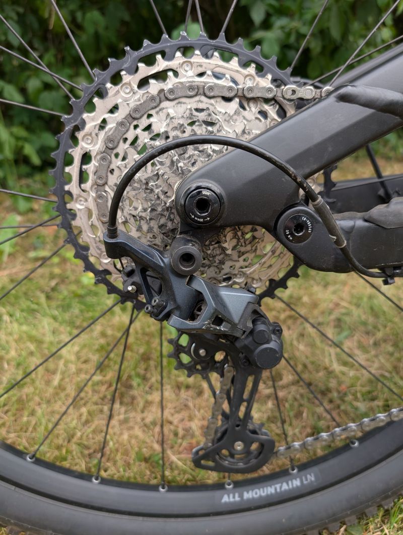 Canyon Spectral 125 AL6, najeto 350 km