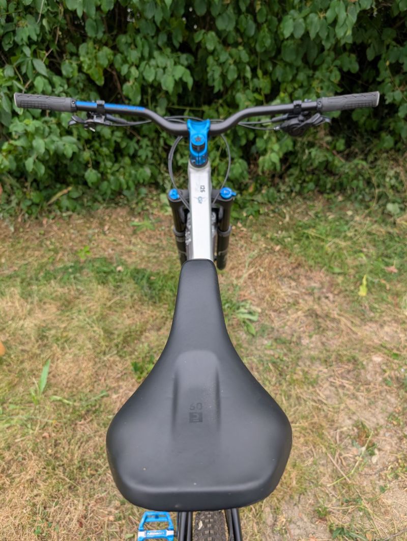 Canyon Spectral 125 AL6, najeto 350 km