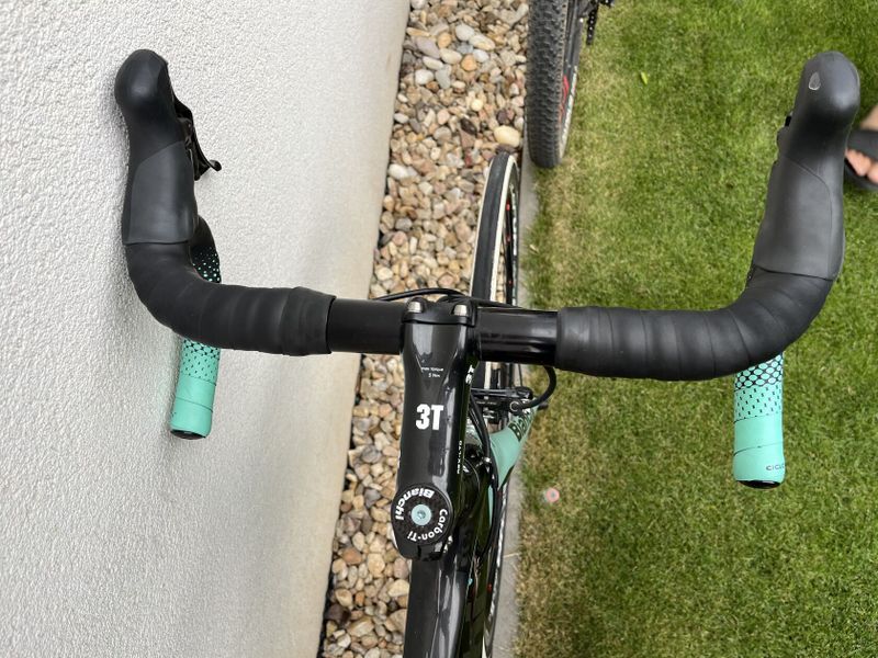 Bianchi Oltre XR2: Dura ace Mix: celeste/black